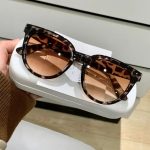 Elegant Large Frame Sunglasses – Unisex Retro UV400 Shades for Men & Women