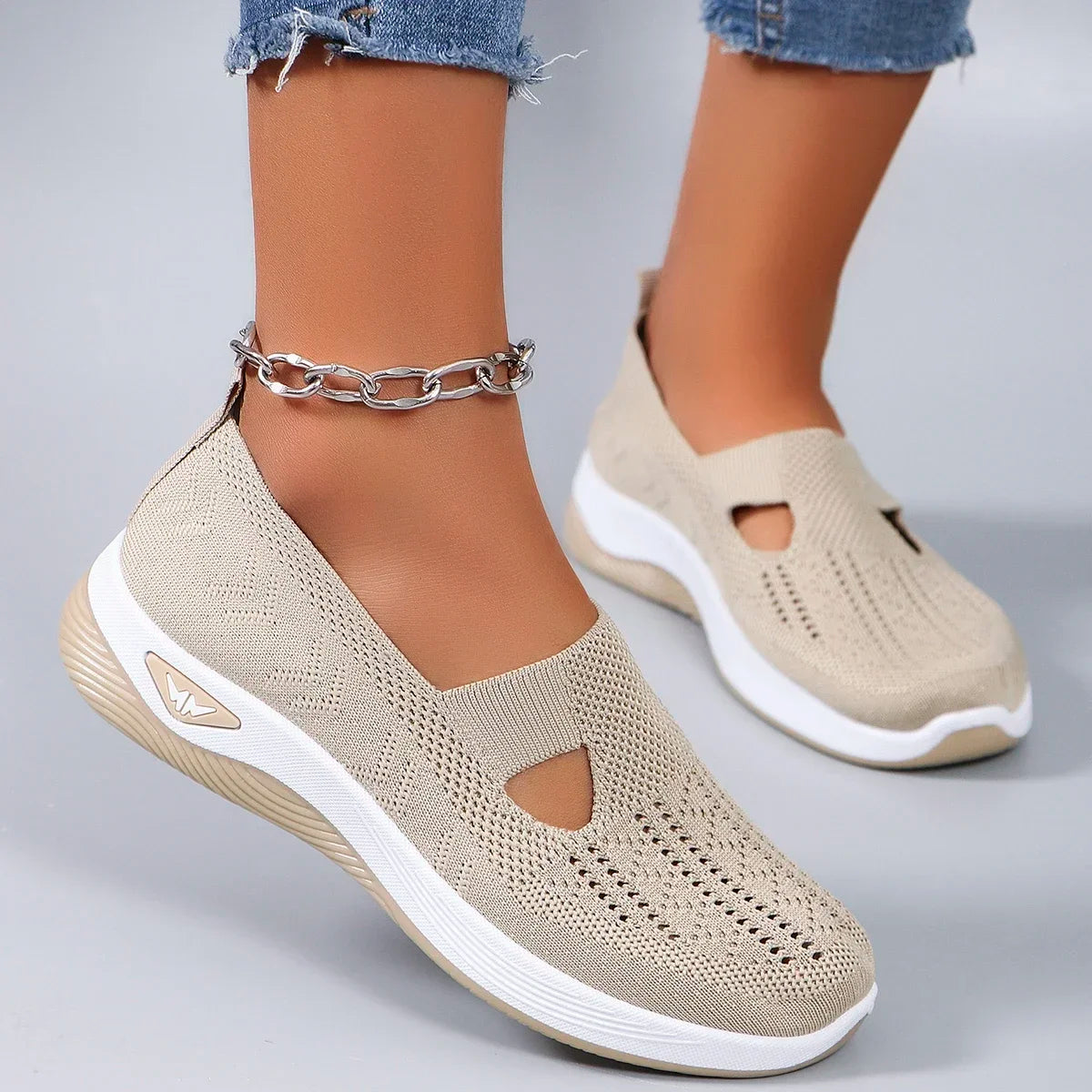 2025 Spring Women's Casual Shoes – Soft-Soled Breathable Sneakers for Middle-Aged & Elderly Moms - Image 2
